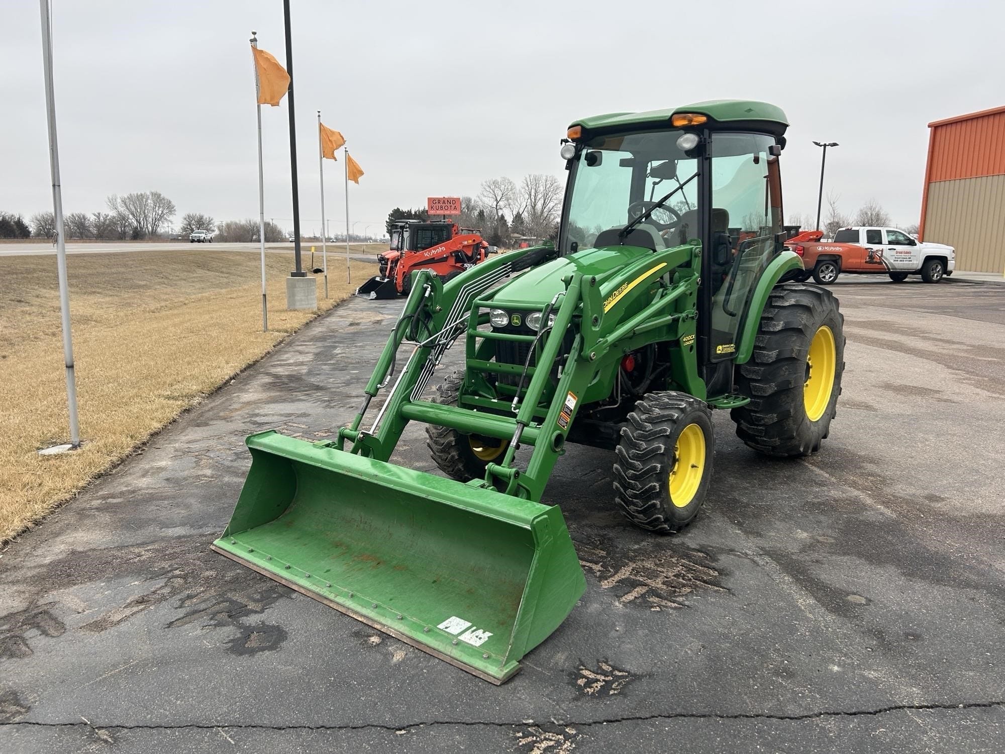 JOHN DEERE 4720 – 6687